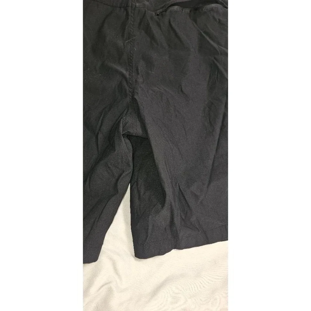 Weatherproof pre-owned men's black cargo shorts SIZE 40